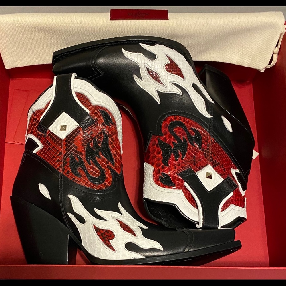 Valentino Garavani Ranch Flames Boot 38.5